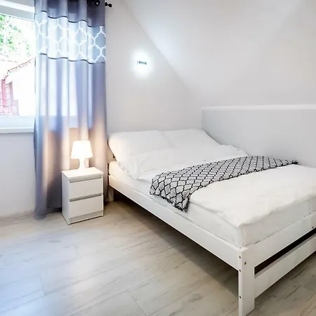 Nowe Komfortowe Albatros 롯지 웨바