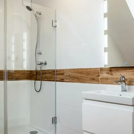 Nowe Komfortowe Albatros 롯지 웨바